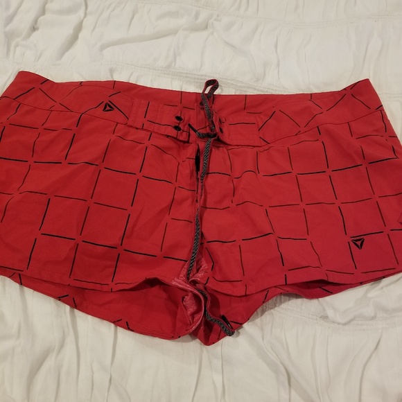 Women's Reebok shorts - Picture 1 of 2